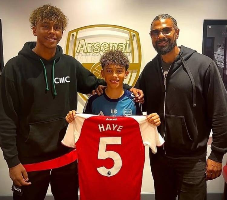 邮报：前英国拳王海耶的11岁儿子金斯顿加盟阿森纳青训